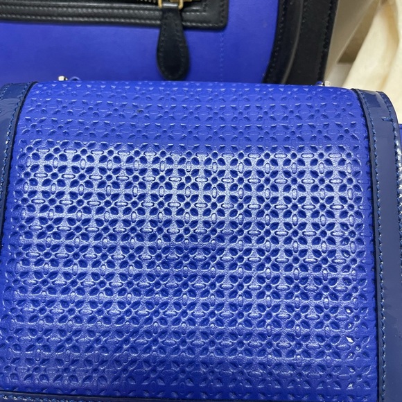 Authentic Salvatore Ferragamo - Picture 3 of 7